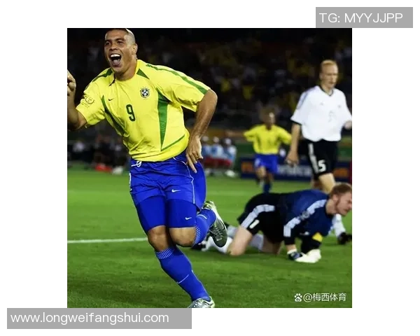 花式足球明星精彩表演瞬间集锦展现技艺与魅力的视觉盛宴