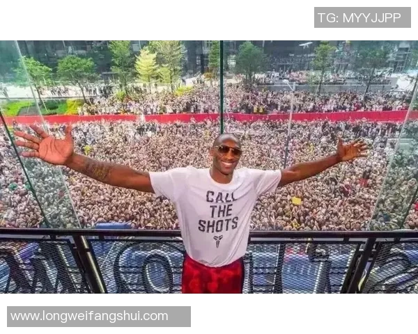 著名足球明星科比的传奇人生与运动生涯的辉煌成就解析