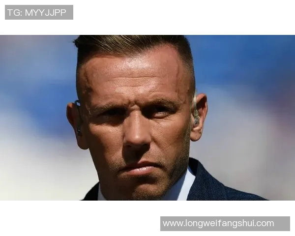 足球明星化身老头乐队演绎经典音乐引发全场热潮